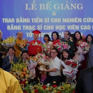 Đại học Luật Hà Nội giúp kẻ “lưu manh giả danh trí thức” – ung nhọt thối của nền giáo dục Xã hội Chủ nghĩa!