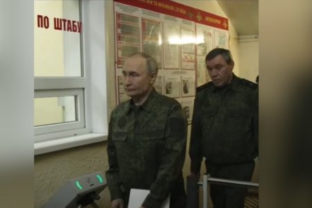 Putin bất ngờ đến thăm vùng biên giới Kursk